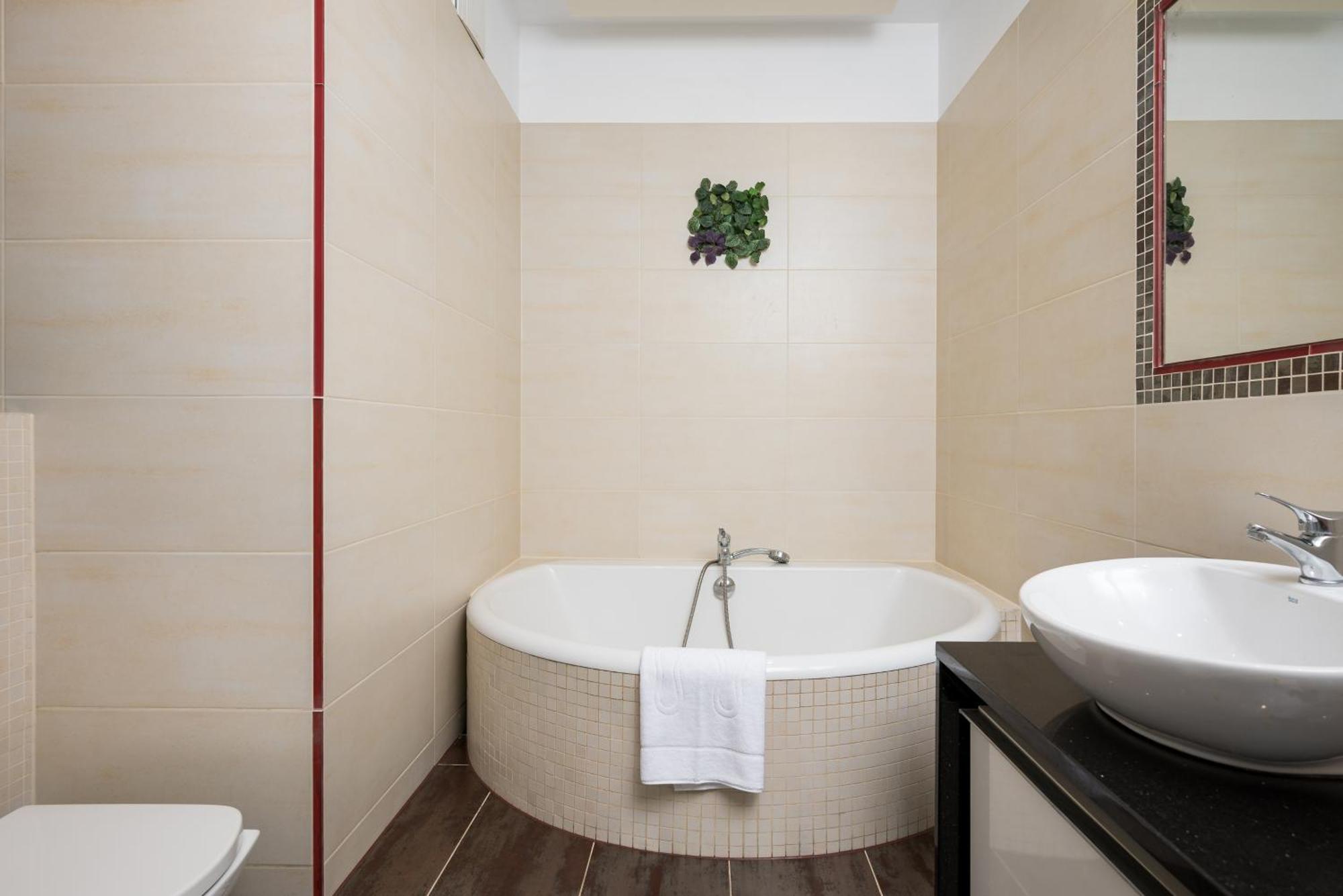 Ochota Deluxe Apartment 华沙 外观 照片